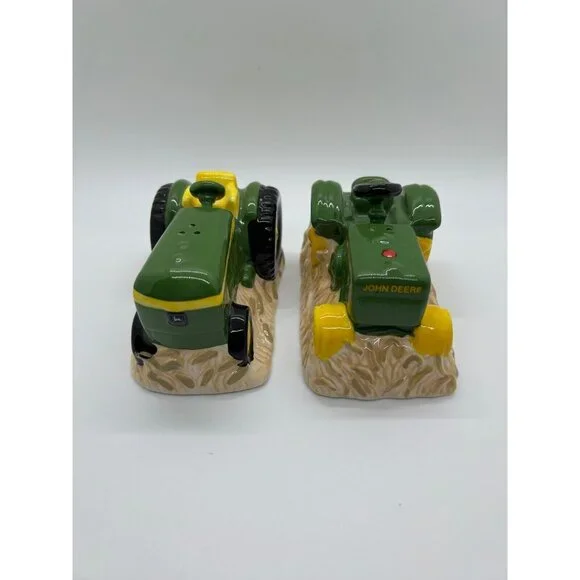 John Deere Tractor  Salt and Pepper  Shakers John Deere Green Farm House Country - Picture 2 of 13